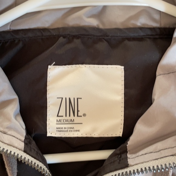 Zine Rain Coat - Picture 2 of 3